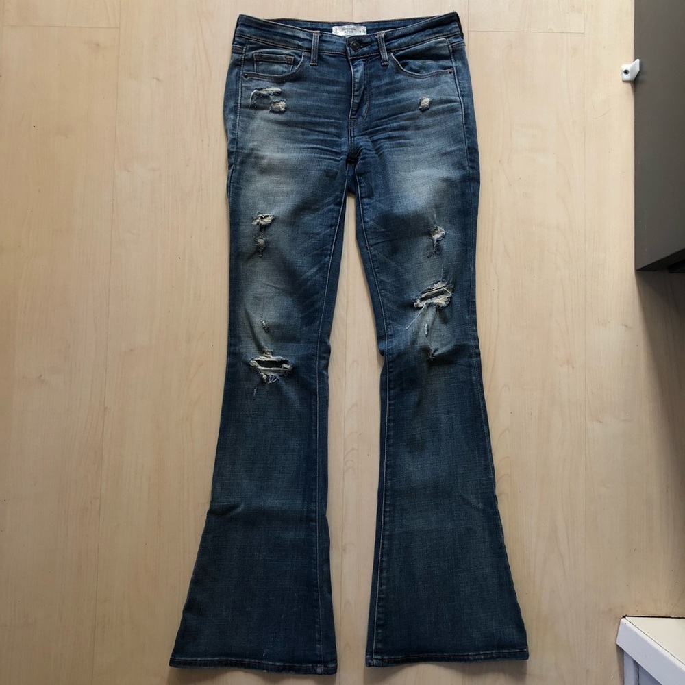 Abercrombie & Fitch destroyed stretch flares